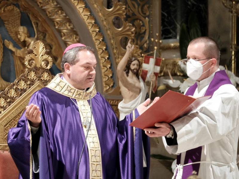 Elhunyt püspökök miséje (9).JPG